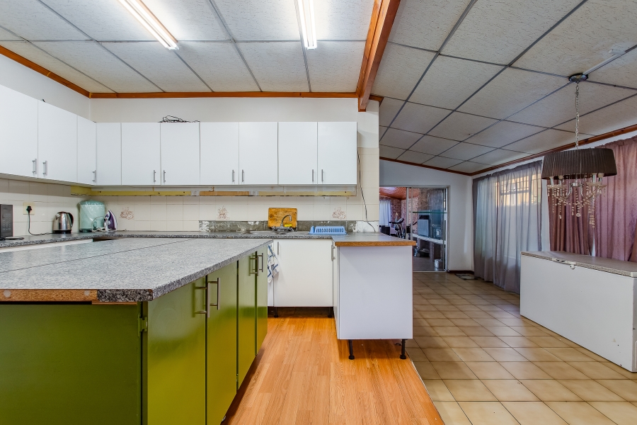 3 Bedroom Property for Sale in Lemoenkloof Western Cape